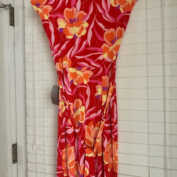 Floral Wrap Dress in Red and Orange - Picture 3 of 8
